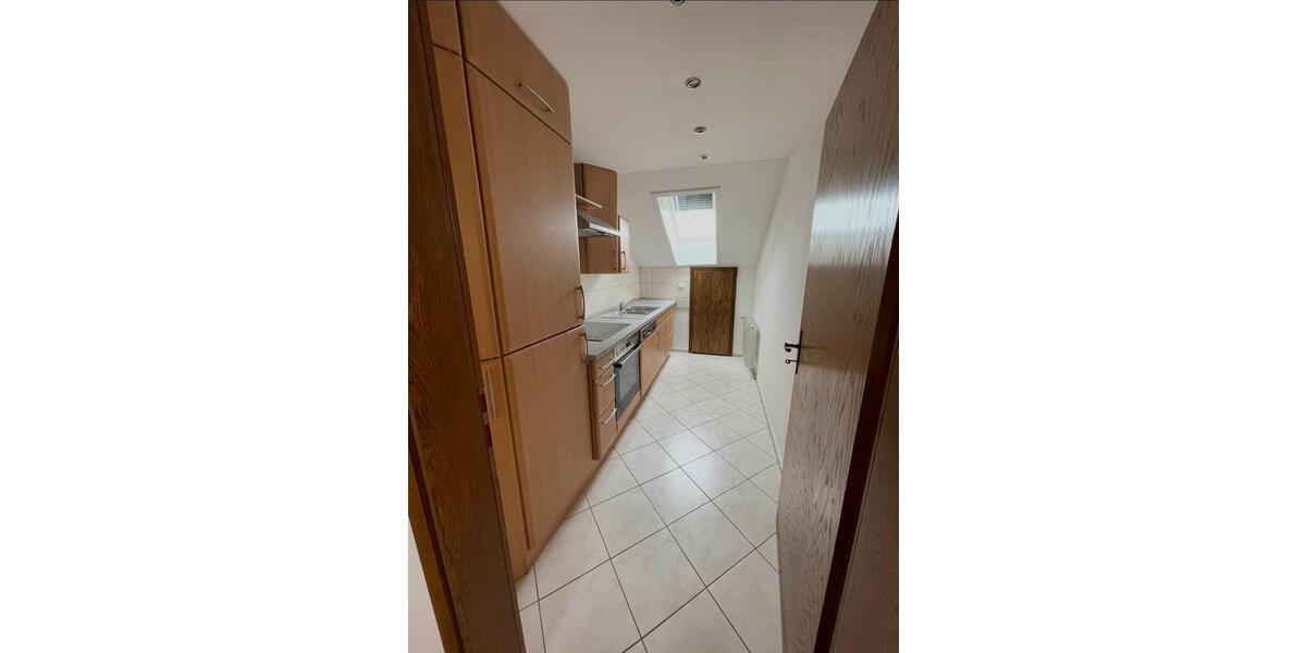 Dachgeschoßwohnung Landshut - 1 Zimmer, 79 m&sup2;, 720&euro; | Angebot:25101959