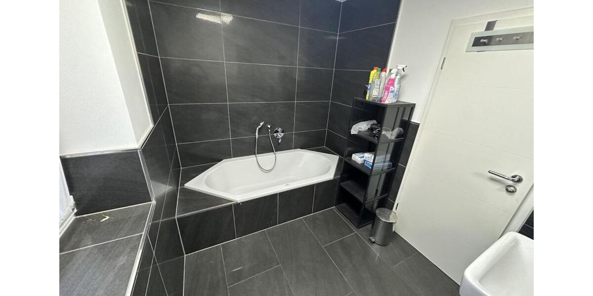 EG Wohnung voll möbliert mit großem Garten in Gütersloh 5 zimmer