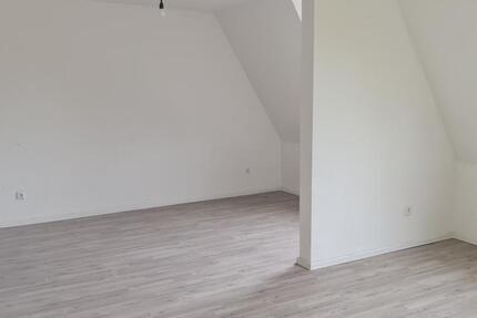 Gepflegte 4-Zimmer-Dachgeschosswohnung zu vermieten! 4 zimmer