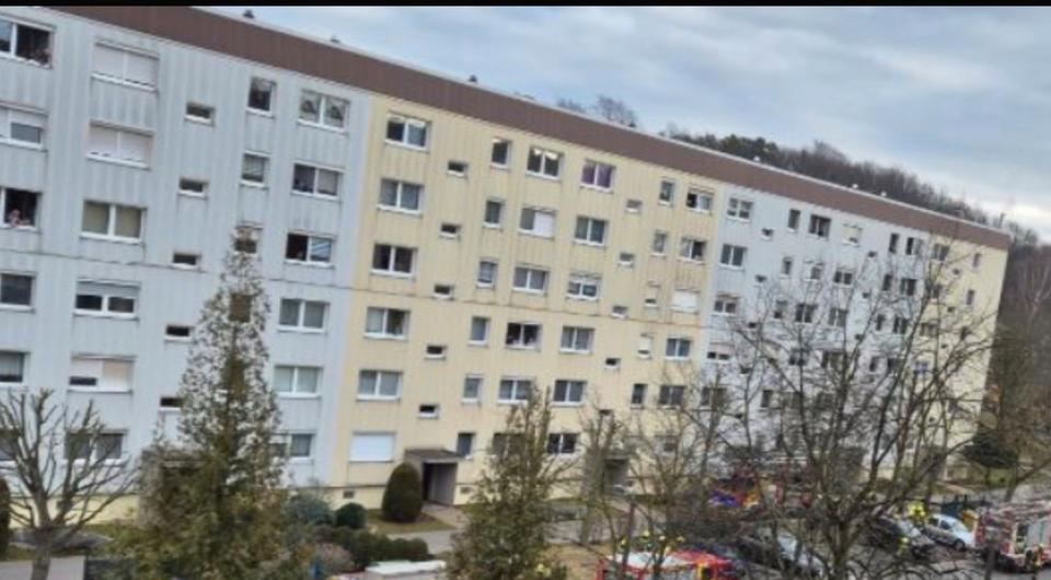 Etagenwohnung Mülsen - 4 Zimmer, 69 m&sup2;, 350&euro; | Angebot:25801501