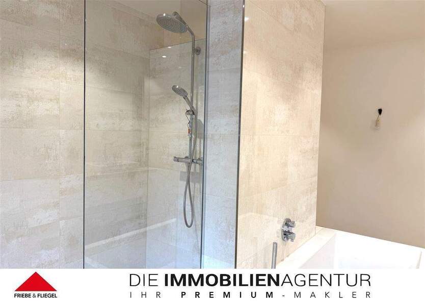 Luxuriöse Mietwohnung im Erdgeschoss mit Kamin, Balkon und Terrasse 3 zimmer