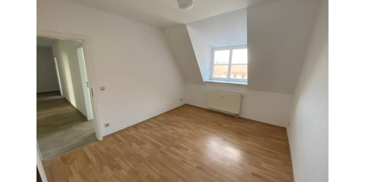 Dachgeschoßwohnung Nordhausen - 2 Zimmer, 80 m&sup2;, 570&euro; | Angebot:23676450