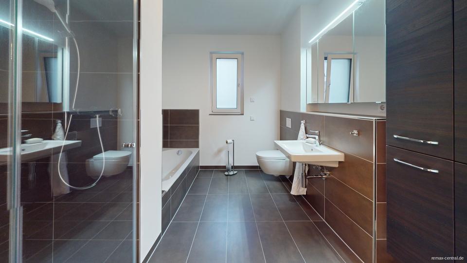 REMAX - 3-Zi-Wohnung mit Terrasse und Garten! 3 zimmer