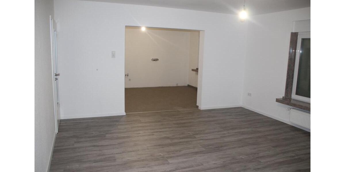 Einfamilienhaus Schortens - 7 Zimmer, 250 m&sup2;, 1.500&euro; | Angebot:25834127