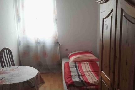 Wohnen auf Zeit Billigheim - 1 Zimmer, 13 m&sup2;, 290&euro; | Angebot:26619250