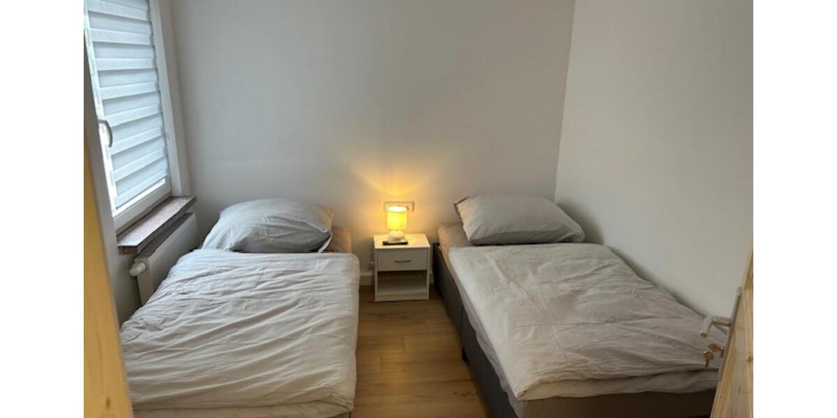 Wohnen auf Zeit Unterwellenborn - 4 Zimmer, 120 m&sup2;, 25&euro; | Angebot:19608078