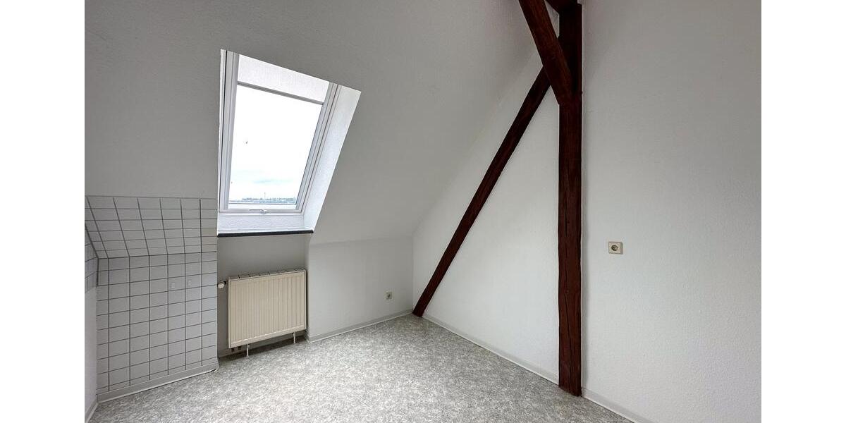 Gemütliche Dachgeschosswohnung mit tollem Ausblick über die Dächer Naumburgs! 2 zimmer