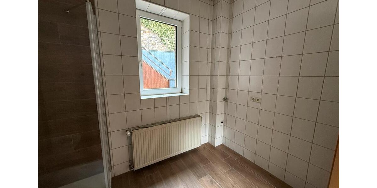 Hochparterre Saalfeld (Saale) - 2 Zimmer, 52 m&sup2;, 250&euro; | Angebot:25922471