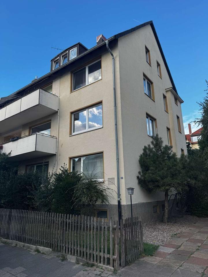 Helle 3-Zimmer-Wohnung mit ca. 97 m² Wohnfläche und großem Balkon zimmer
