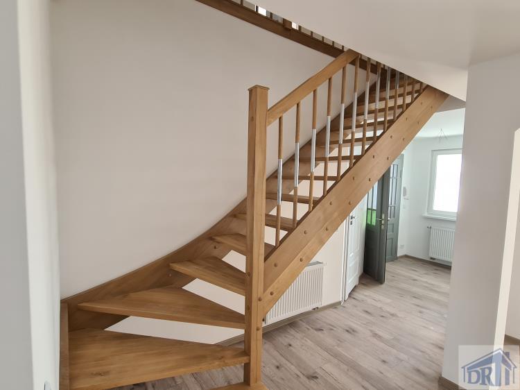 Dachgeschoßwohnung Zittau - 5 Zimmer, 160 m&sup2;, 1.000&euro; | Angebot:23036979