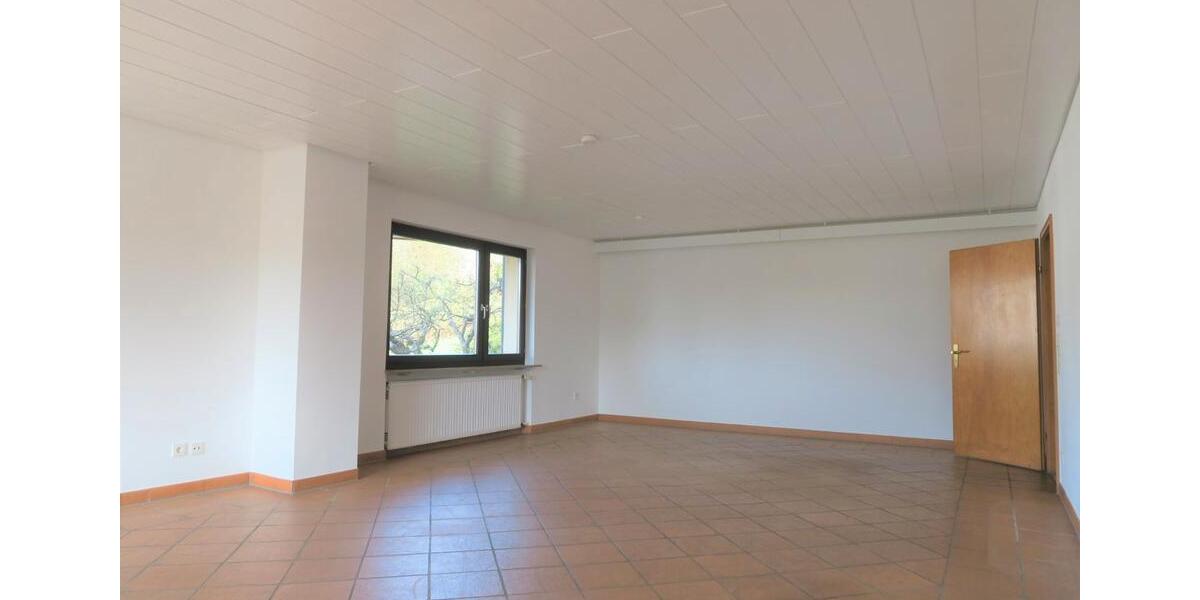 Erdgeschoßwohnung Schwalbach - 3 Zimmer, 113 m&sup2;, 850&euro; | Angebot:26270838