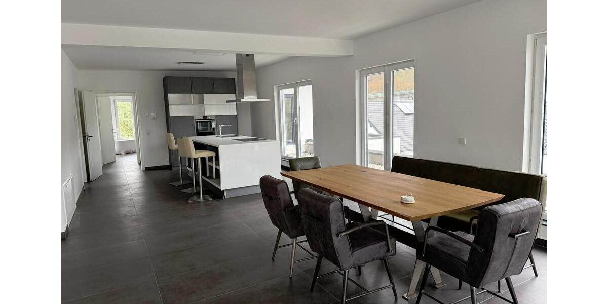 Einfamilienhaus Gummersbach Berstig Süd - 2 Zimmer, 200 m&sup2;, 1.720&euro; | Angebot:25646834