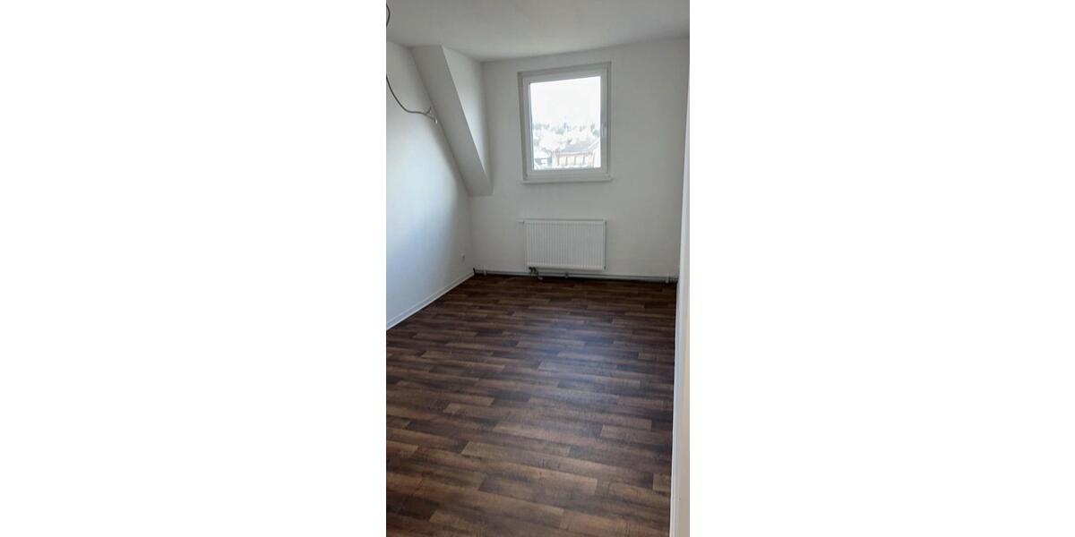 Dachgeschoßwohnung Bous - 4 Zimmer, 130 m&sup2;, 890&euro; | Angebot:24826041
