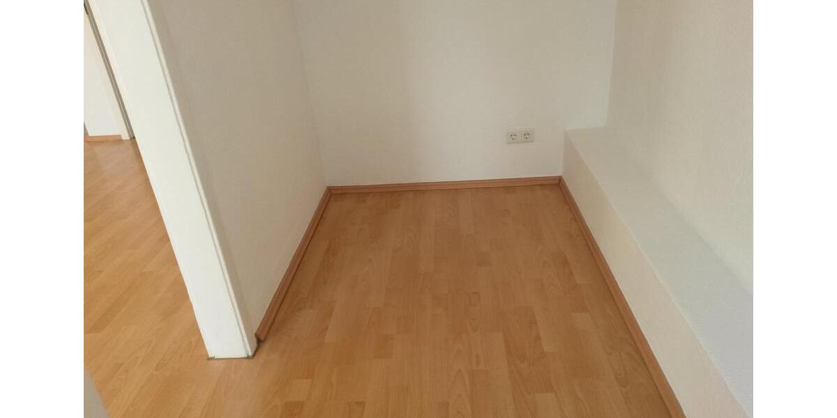 Etagenwohnung Hannover Döhren-Wülfel - 5 Zimmer, 126 m&sup2;, 1.200&euro; | Angebot:25391441