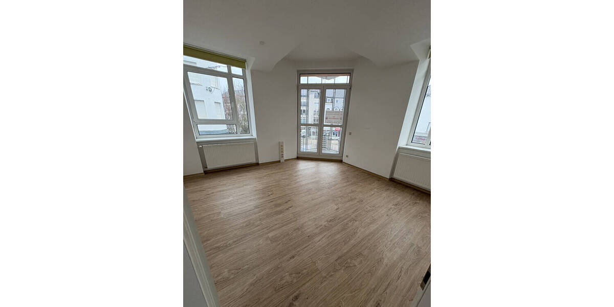 Gewerbeobjekt Dillingen - 1 Zimmer, 90 m&sup2;, 2.060&euro; | Angebot:26081202