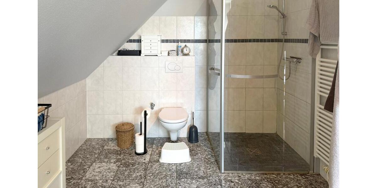 Einfamilienhaus Molfsee - 8 Zimmer, 250 m&sup2;, 3.300&euro; | Angebot:26490111