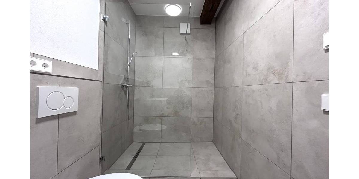 Etagenwohnung Vaihingen an der Enz - 2 Zimmer, 77 m&sup2;, 1.000&euro; | Angebot:26055106