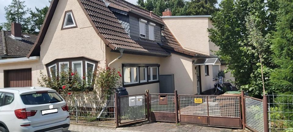 1-Zimmer mit eigenem DuschbadWC Küchen Mitbenutzung in 2er WG 1 zimmer