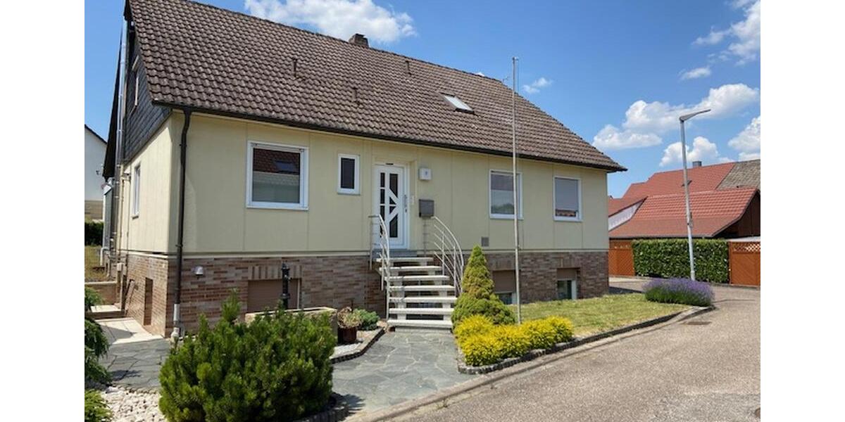 Erdgeschoßwohnung Bretten - 4.5 Zimmer, 130 m&sup2;, 1.160&euro; | Angebot:26699388