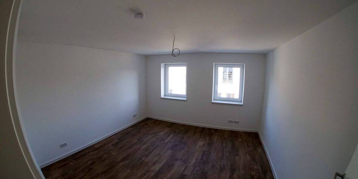 Etagenwohnung Flöha - 4 Zimmer, 90 m&sup2;, 900&euro; | Angebot:26583698