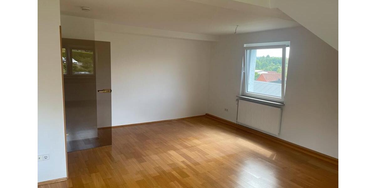 Dachgeschoßwohnung Bad Arolsen - 2 Zimmer, 75 m&sup2;, 650&euro; | Angebot:25098063