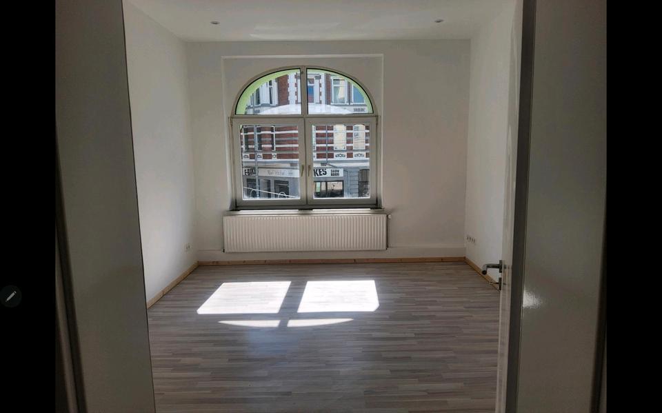 4 Zimmer Wohnung zu Vermieten In Hannover Hainholz - 100 m2 4 zimmer