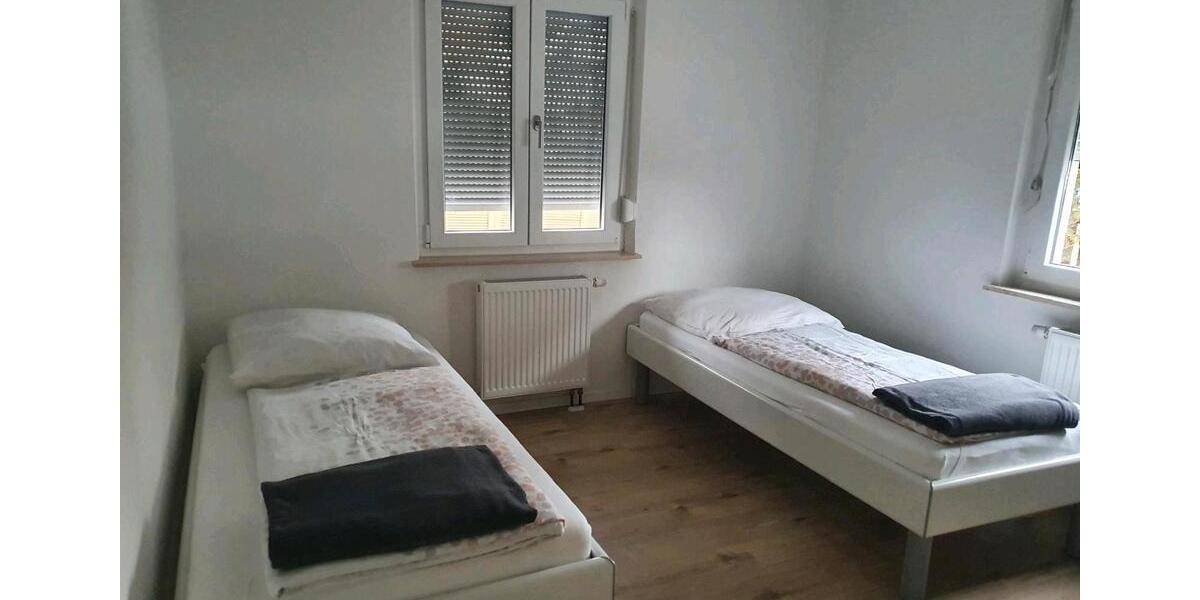 Erdgeschoßwohnung Rottenburg am Neckar - 20 Zimmer, 400 m&sup2;, 500&euro; | Angebot:19697081