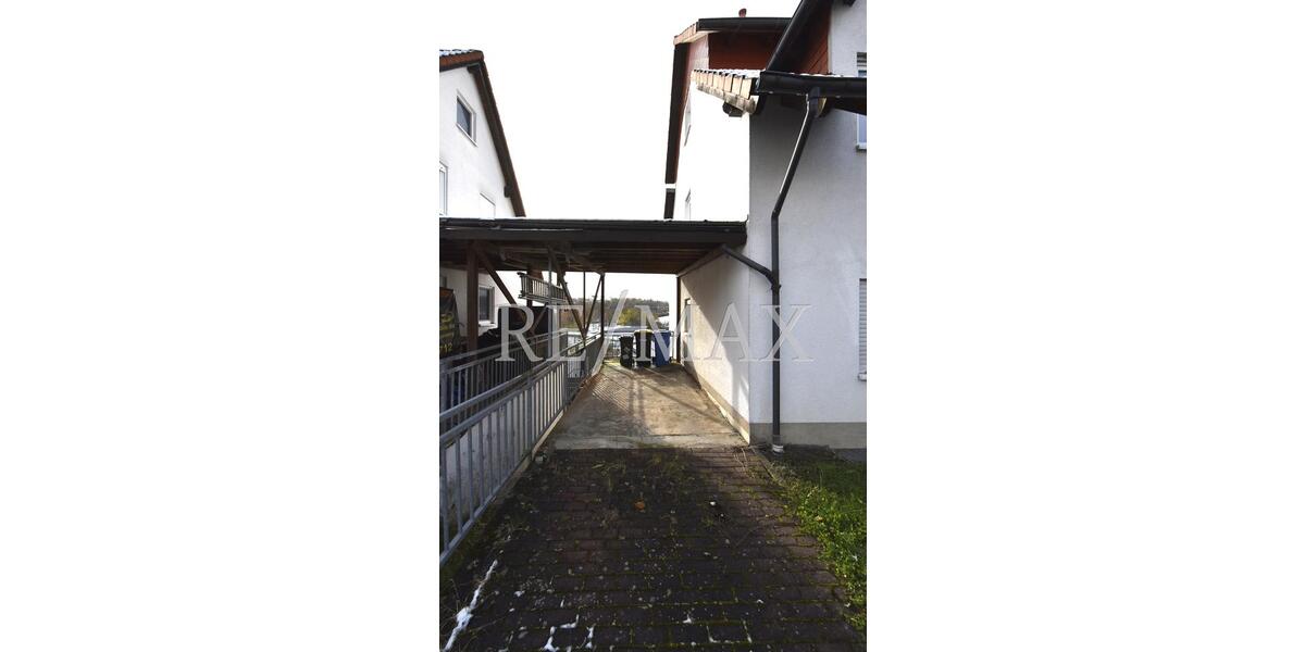 In schöner Idsteiner Lage: Helle 3-Zimmer-Wohnung mit Balkon, Terrasse und Parkmöglichkeit 3 zimmer