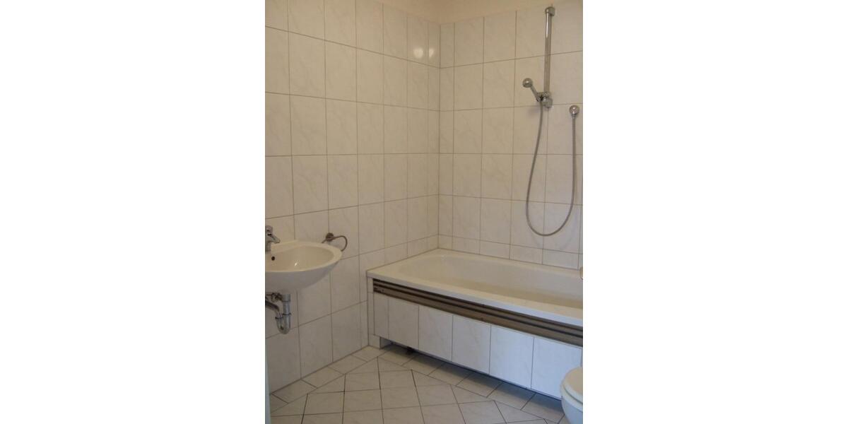 Etagenwohnung Essen Stadtbezirk III - 4 Zimmer, 120 m&sup2;, 1.320&euro; | Angebot:25053480