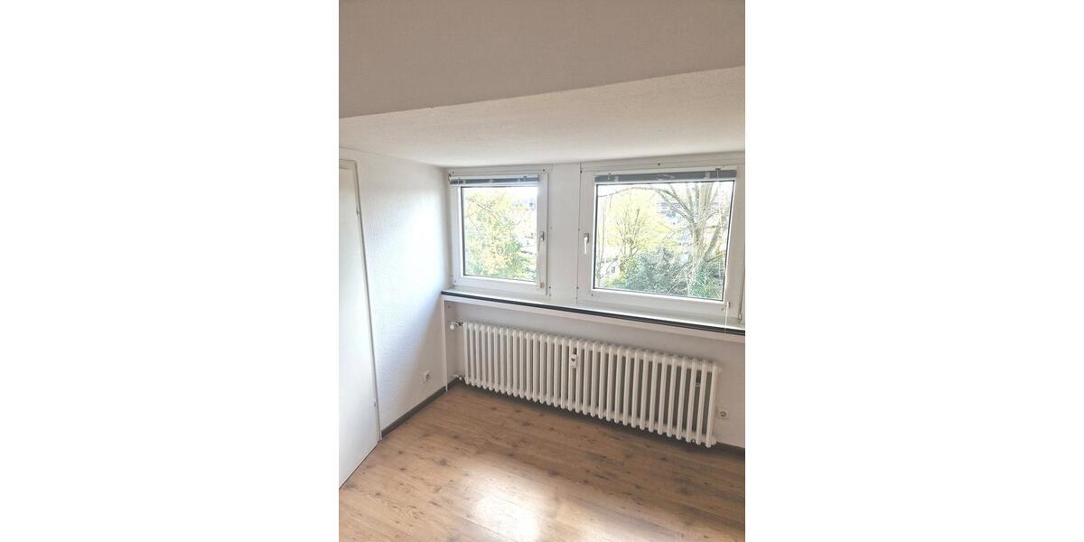 Dachgeschoßwohnung Köln Rodenkirchen - 1 Zimmer, 25 m&sup2;, 600&euro; | Angebot:26048075