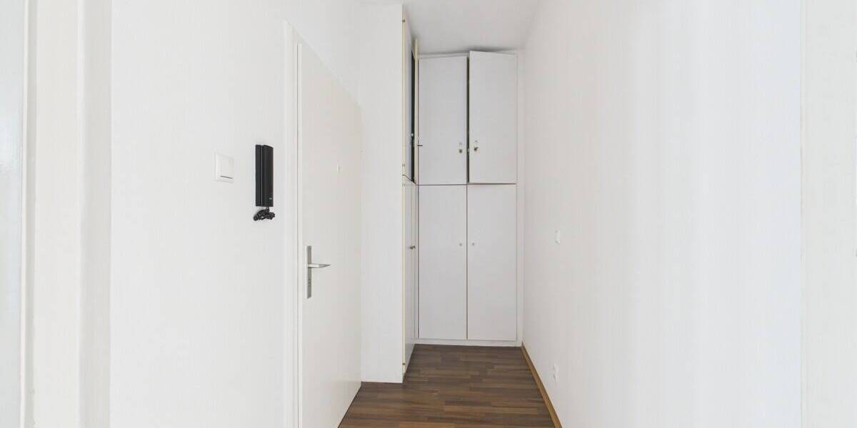 Etagenwohnung Regensburg Innenstadt - 3 Zimmer, 130 m&sup2;, 1.100&euro; | Angebot:26733550