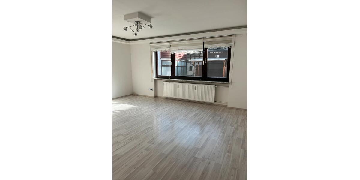 Etagenwohnung Rosbach vor der Höhe - 3 Zimmer, 75 m&sup2;, 1.100&euro; | Angebot:26701060