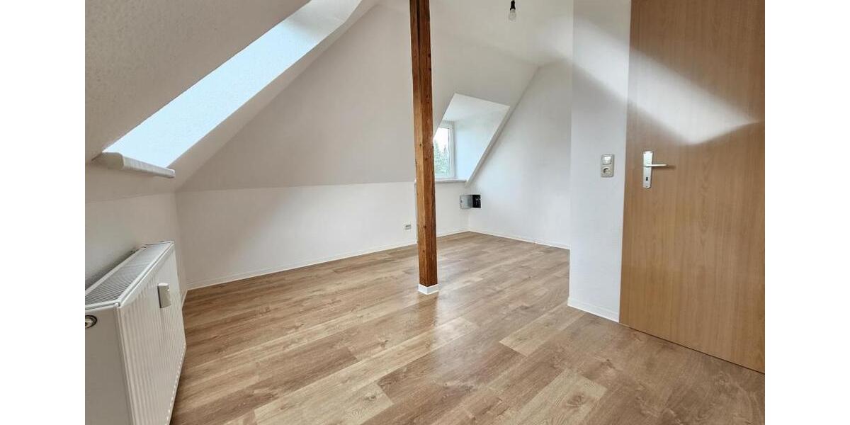 Dachgeschoßwohnung Eibenstock - 3 Zimmer, 74 m&sup2;, 406&euro; | Angebot:25084328