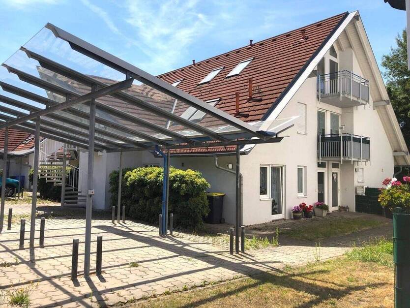 Schöne 1-RaumWohnung mit Balkon, Stpl. und EBK in ruhiger Wohnsiedlung!
