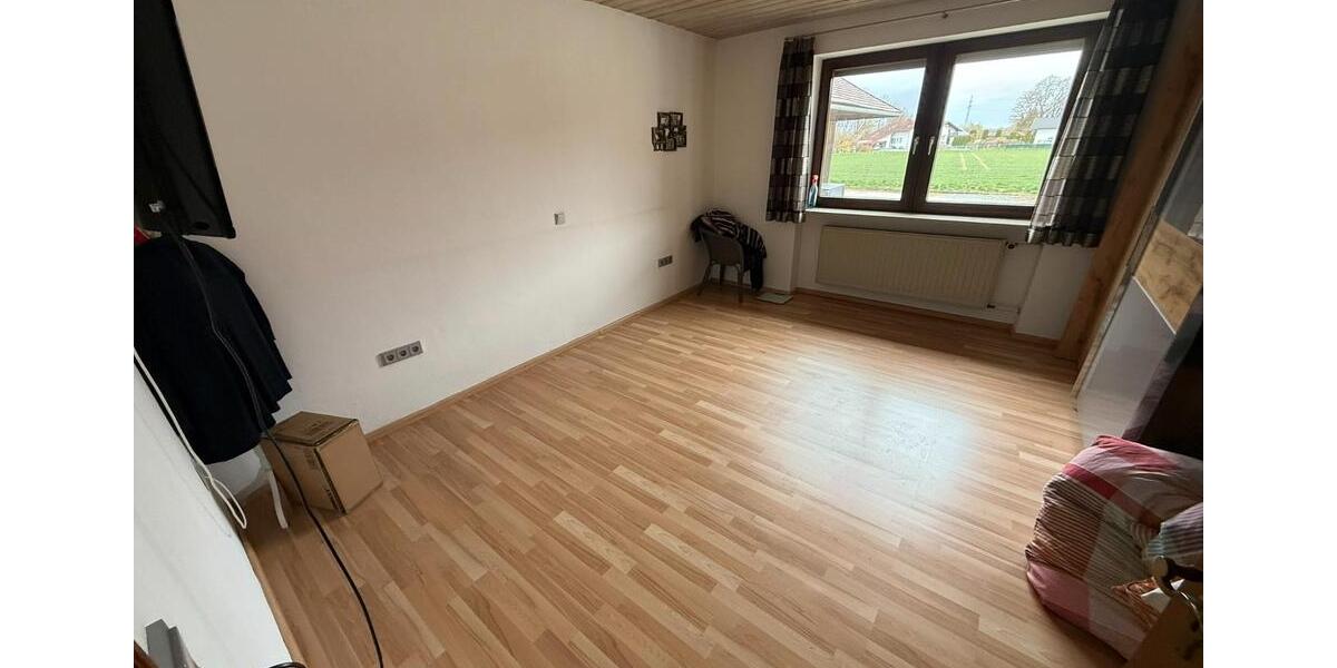 Erdgeschoßwohnung Pilsting - 3 Zimmer, 95 m&sup2;, 740&euro; | Angebot:26033518