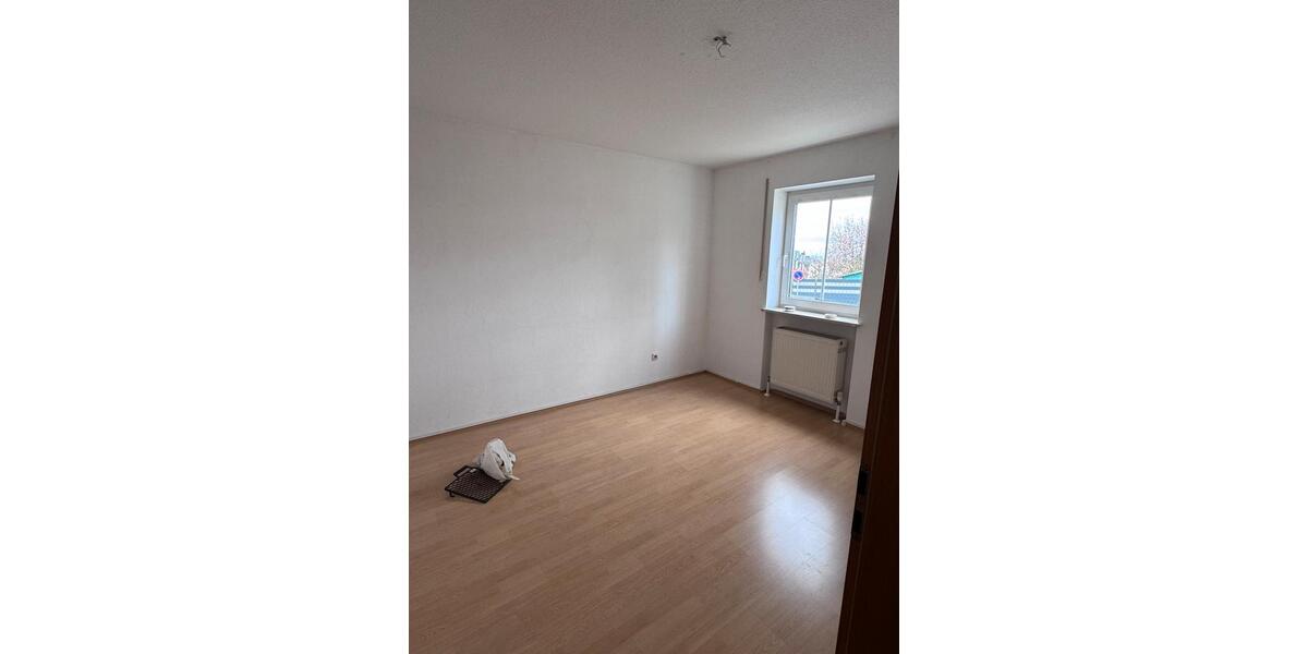 Erdgeschoßwohnung Deggendorf - 2 Zimmer, 65 m&sup2;, 780&euro; | Angebot:25903999