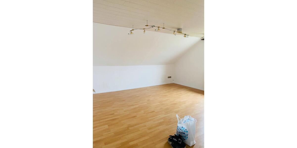 Dachgeschoßwohnung Albstadt Gemarkung Onstmettingen - 4 Zimmer, 95 m&sup2;, 700&euro; | Angebot:26532916
