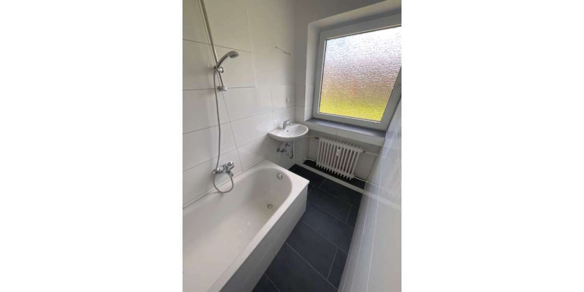 Etagenwohnung Wilhelmshaven Aldenburg - 4 Zimmer, 80 m&sup2;, 559&euro; | Angebot:27098286