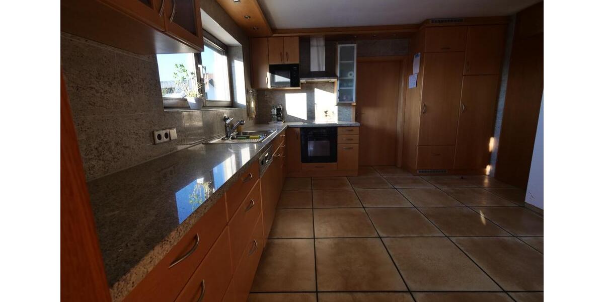 3,5 Zim. Wohnung, Einbauküche, Fußbodenheiz. HWR, Keller, Winterg 3.5 zimmer