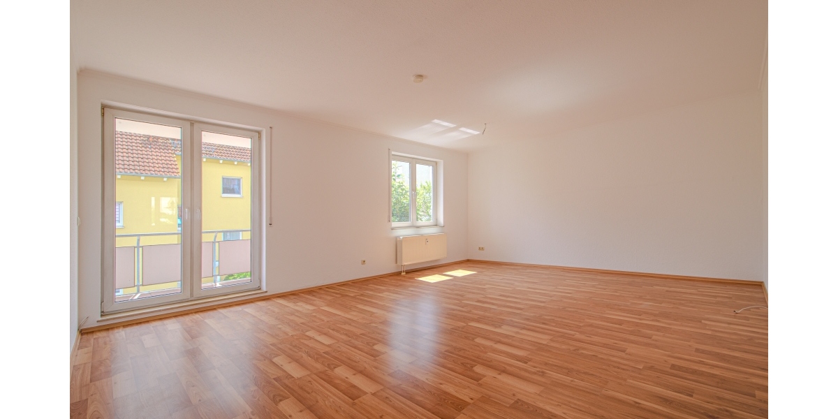 BALKON – WANNEN-DUSCHBAD MIT FENSTER – ROLLOS – SCHÖN GELEGEN - Etagenwohnung Meißen Niederspaar | Angebot:27230317