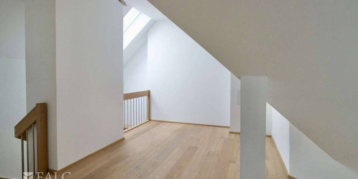 Etagenwohnung München Ludwigsvorstadt-Isarvorstadt - 2 Zimmer, 105 m&sup2;, 2.680&euro; | Angebot:26741862