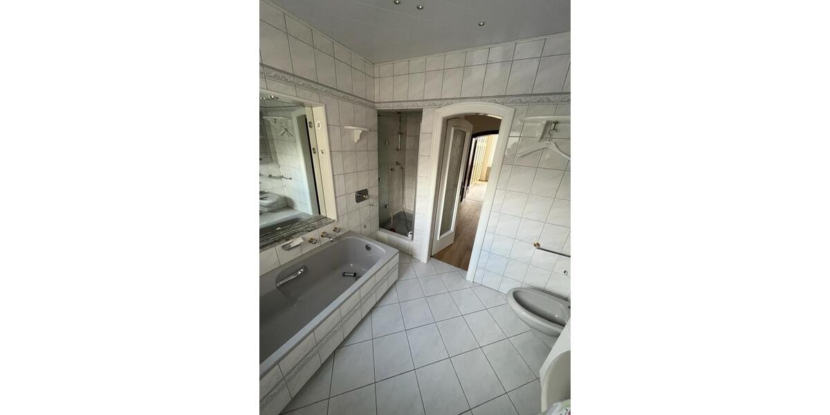 Etagenwohnung Seeheim-Jugenheim Jugenheim - 6 Zimmer, 150 m&sup2;, 1.630&euro; | Angebot:25144571