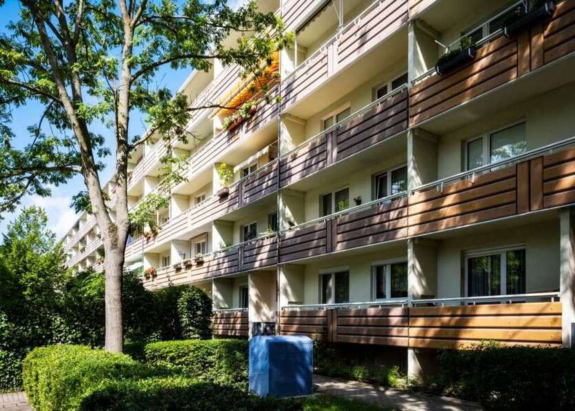 Wohnung zum Mieten in Halle (Saale) 407,50 € 67.94 m²