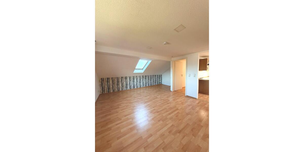Dachgeschoßwohnung Oberderdingen - 2 Zimmer, 78 m&sup2;, 800&euro; | Angebot:26693299