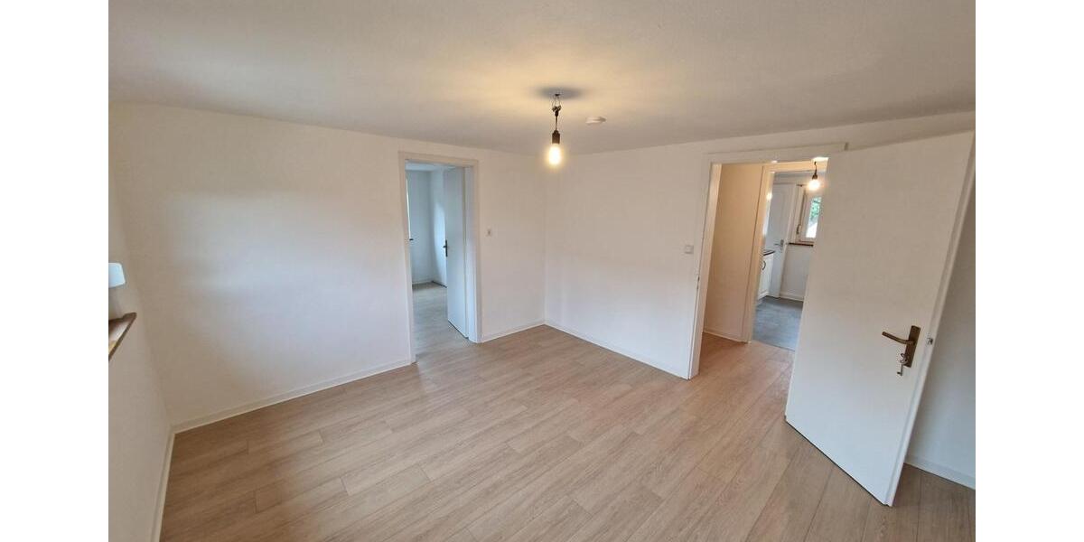 renovierte 4-Zimmer-Wohnung im DG 4 zimmer