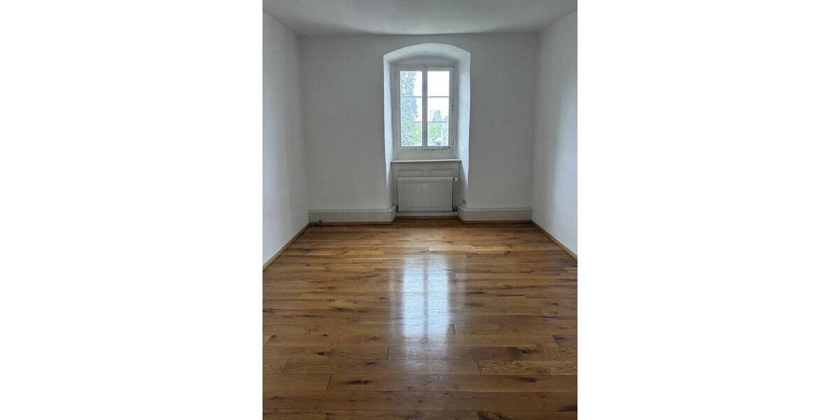 Etagenwohnung Radolfzell - 4 Zimmer, 143 m&sup2;, 1.680&euro; | Angebot:26681403