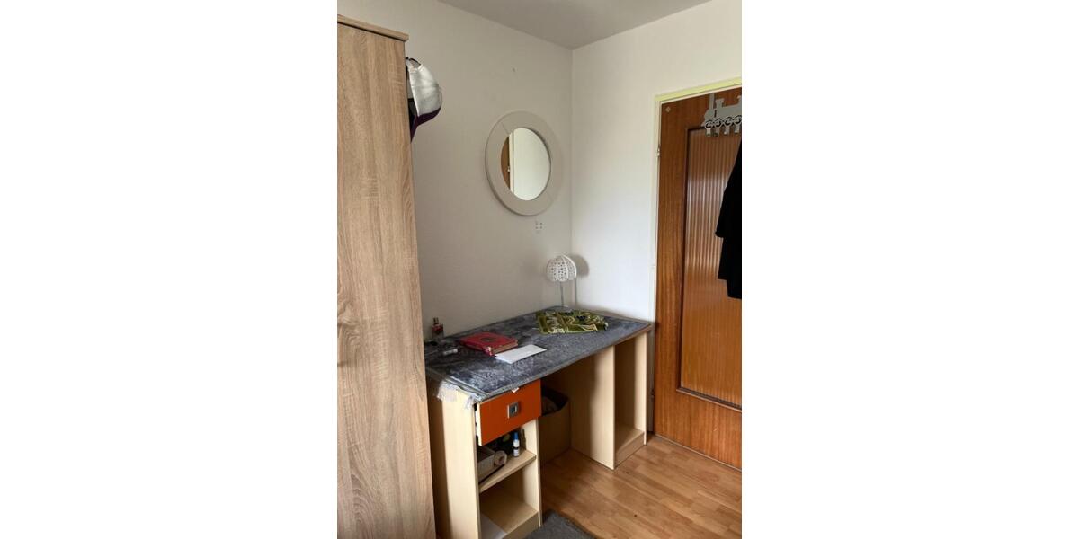 Gemütliches WG-Zimmer in Reutlingen Frei ab 15.01 4 zimmer