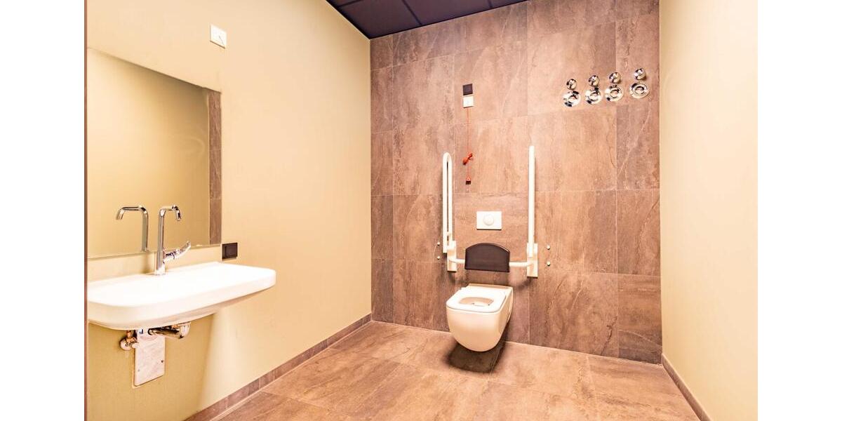 BRUMANI | Moderne Gewerbefläche im Neubau mit großer Schaufensterfront in Freiburg-Haslach zimmer