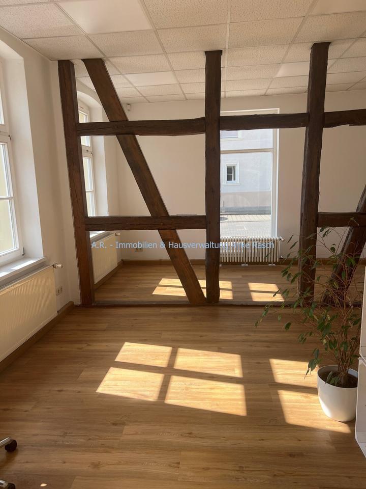 Gewerbeeinheit - Büro, Praxis im Erdgeschoss mit eigenem Eingang in Bahnhofsnähe