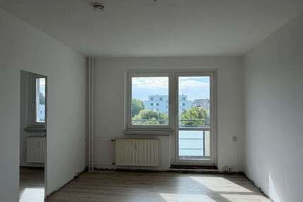 Wohnung Berlin Hellersdorf - 4 Zimmer, 69 m&sup2;, 899&euro; | Angebot:27287247